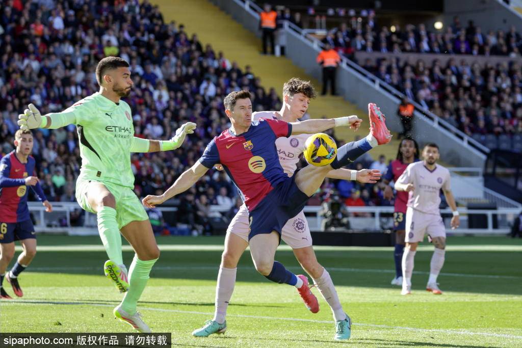 施琴斯尼关于他所遭受的身体折磨的震撼揭示