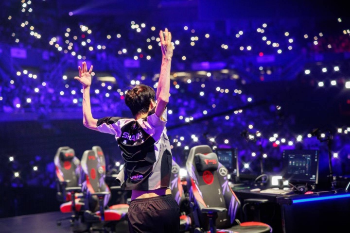 LPL官方分享Shanks人物故事:五年职业首次S赛,没去决赛很是遗憾