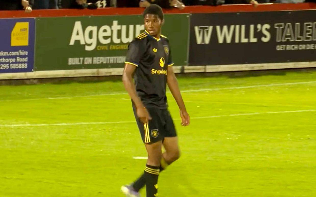 曼联人人皆天才自居?小妖不满被下放预备队锻炼,自认为应是第二中锋